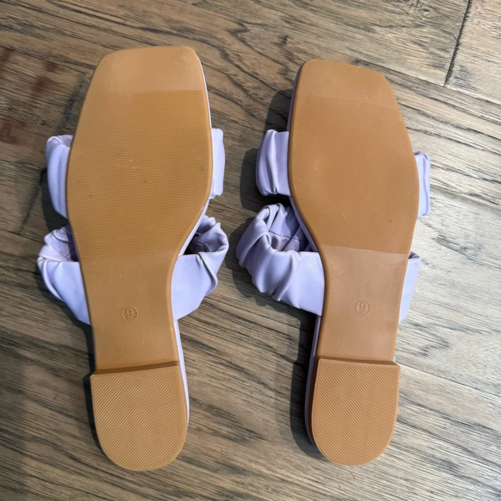 Lavender Ruffle Slide Sandals - Women's